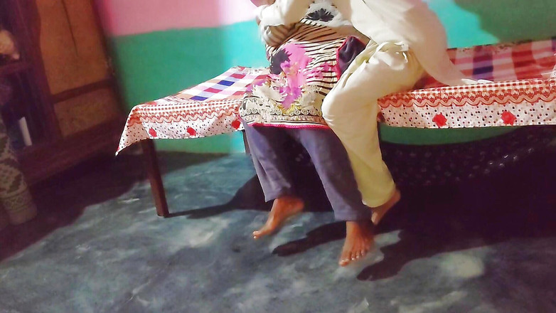 Pakixvids: Seks indyjski Bhabhi jebanie ciężko z Dever Desi Sex