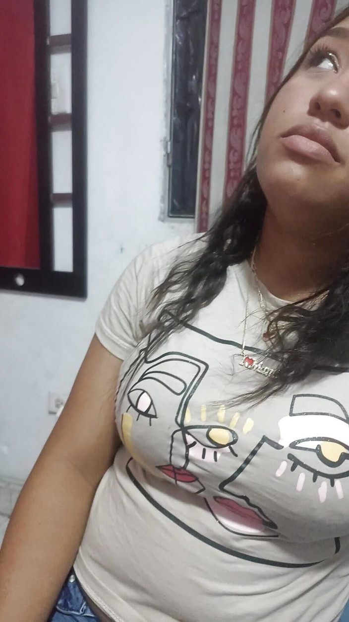 Pikaa6: Indianka każdego dnia czeka, aż jej dobry mąż ją przeleciał,...