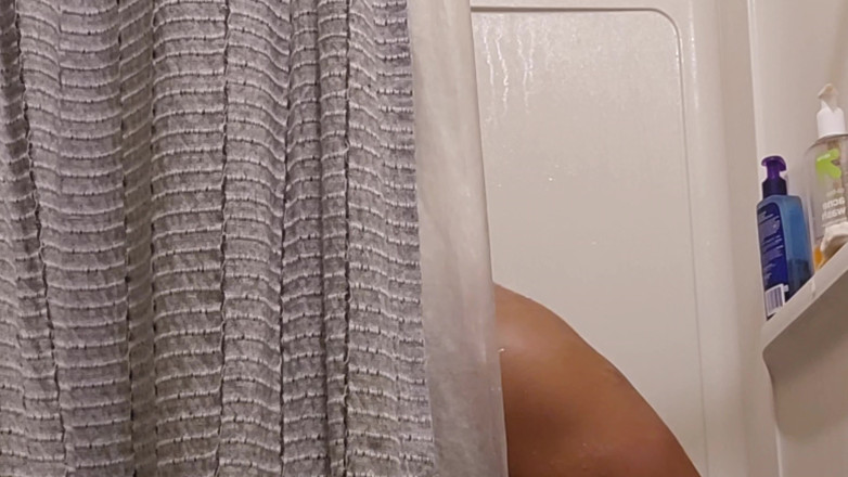 Eddie Venezuela: Peeking on Black Step Dad Jerking off in the Shower