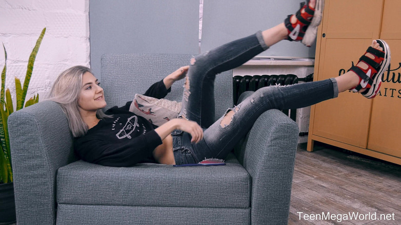 Teen Mega World: Rosa é bom para buceta molhada