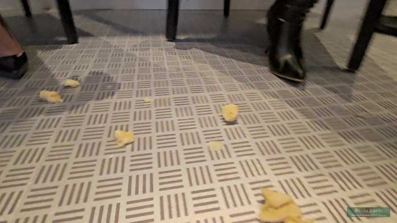 Strict Senz: Sheela Sinner 그리고 Monika Schmidt Sph 오럴 교육 언어 굴욕을 분쇄하는 음식을 뱉어