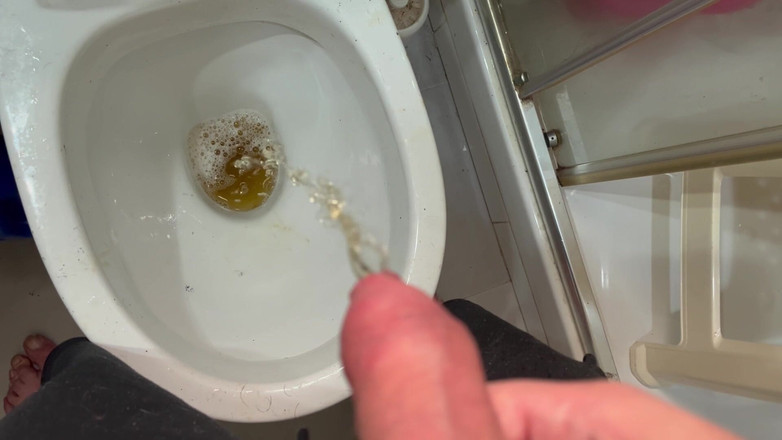 The newhere: Диск дрочит и писает