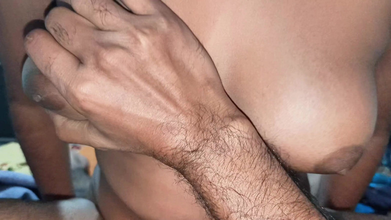 Bithi69gril: मेरी प्रेमिका मेरा बड़ा लंड चूसती है और फिर मैं अपनी पत्नी को जोर से चोदता हूं और वह रात 2