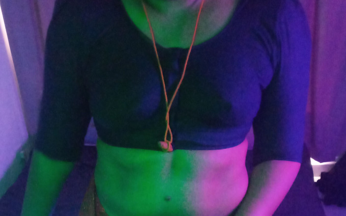 Goddess Silk Smita: 구멍을 벌기 위해 암마를 속이는 아들의 친구의 POV 롤플레이