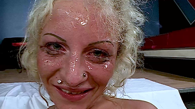 Petty by Sextermedia: Wet - Bukakke Dana fica chateada