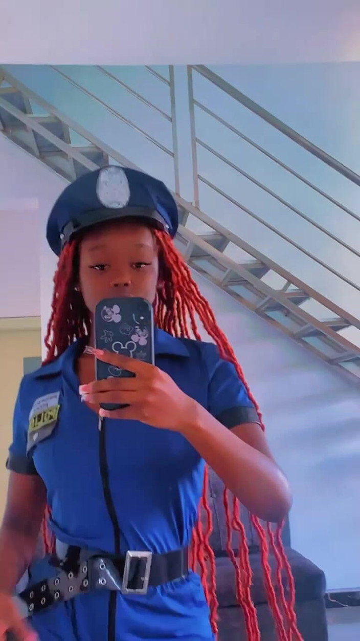 SEXXY-DAISY: Crime não é permitido