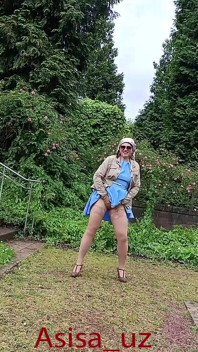 Muslim Woman Gives Head in City Park, Takes off Panties and Pees,shows Her Pussy.