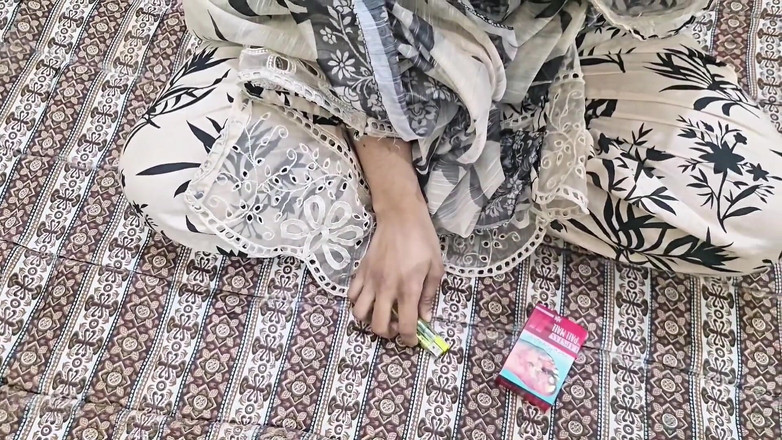 Faryal: Desi Indyjski Chachi Batija - Hindi Audio