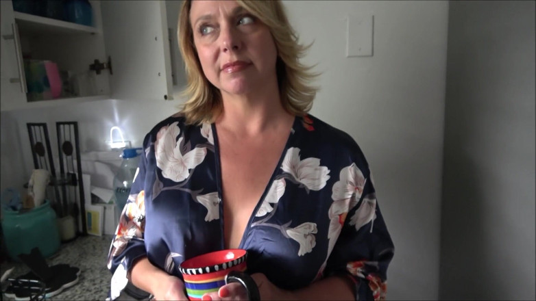 Alex Adams: The Girlfriend Accident - Brianna Beach - Mom Comes First