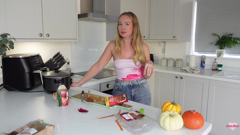 Brea Rose: Приготування їжі з мачухою, безкоштовне відео