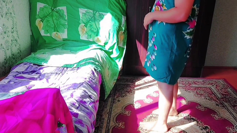 Kitty_Cross: घर का बना आकर्षक: DIY क्रॉसड्रेसिंग कृतियों जो आपको विस्मित कर देगी!