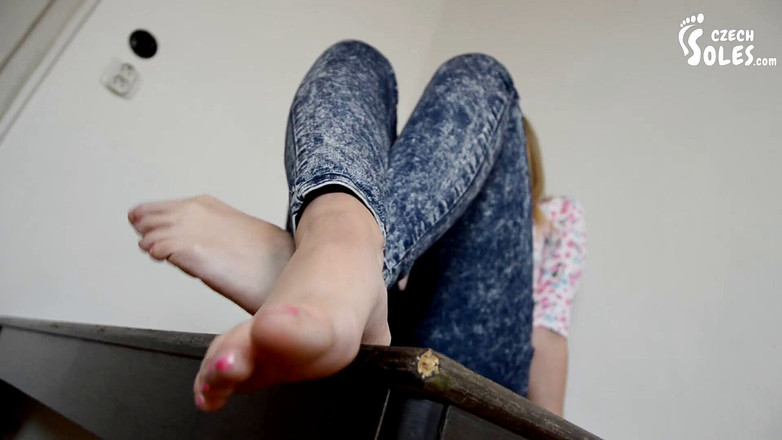 Czech Soles - foot fetish content: Sen o náctiletých nohou