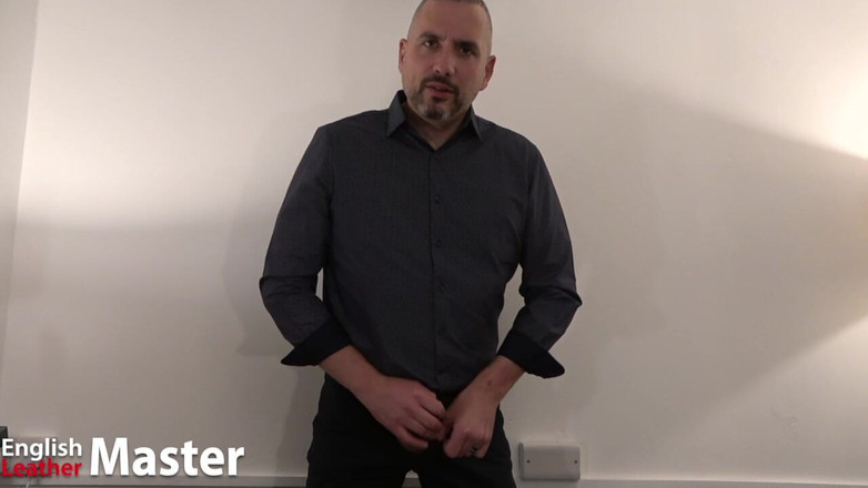 EnglishLeathermaster: Учитель использует мастурбатор и делает инструкцию по