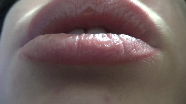 Goddess Misha Goldy: Große volle lippen, zähne und stöhnender fetisch!