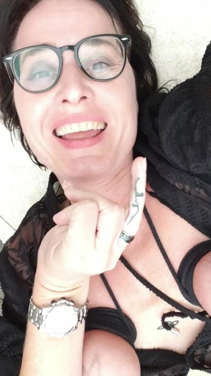 JulieEroticDress: 자지를 빨고 시오후키하는 거유 밀프