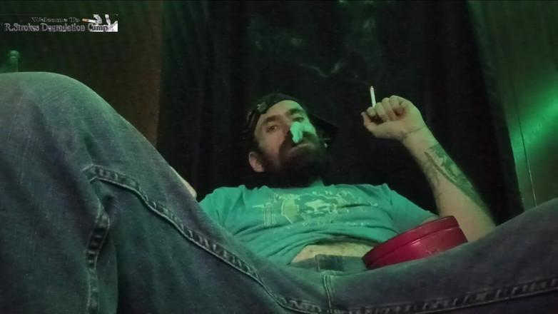 Rob Strokes: Merokok Diam-diam