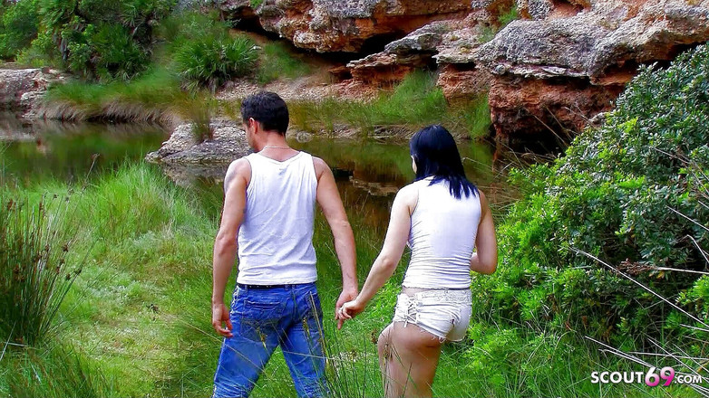 Full porn collection: Сексуальна тінка Енджелл насолоджується анальним сексом на відкритому повітрі зі зведеним братом