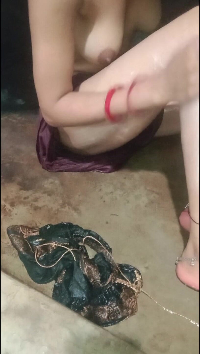 Pushpabhabhi51: Desi Indian Bihari Wife Is Bathing, and the Bath in...