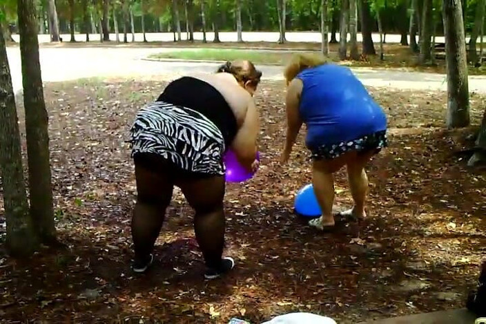 BBW nurse Vicki adventures with friends: 2 bbws are balloon blowing and popping