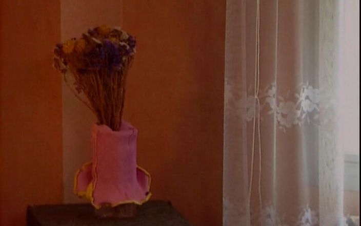 Filles Francaises: Putas francesas perforadas duro en una orgía caliente