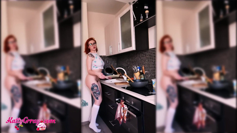 Katty Grray: Sexy girl naked prepares breakfast before work - soft erotica