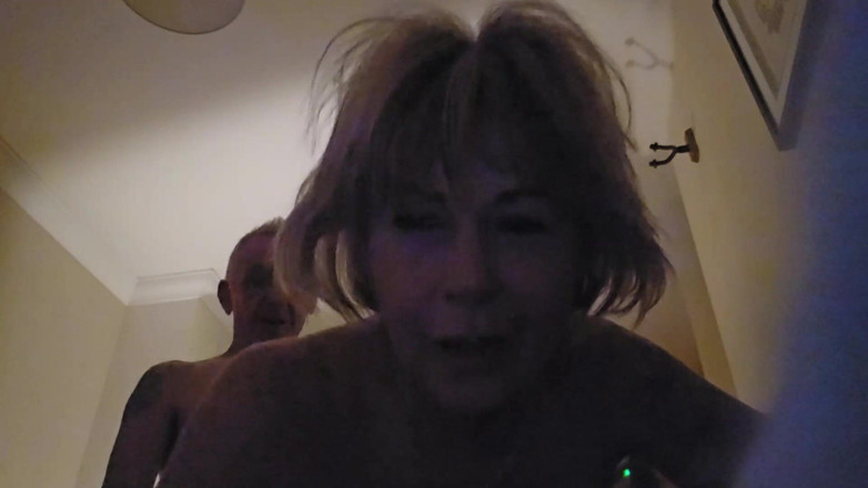 SilverFux: Dona De Casa Infiel Se Vinga, Filmando-se Sendo Fodida De...