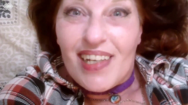 dawnskye1962: V 381 así es como vuelve a una mujer tan loca...