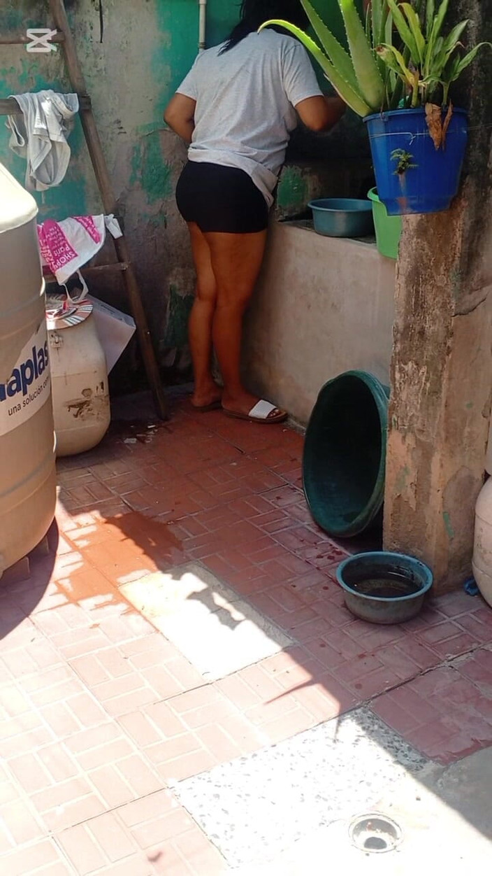 BigassMILF40: Tetanggaku pagi-pagi sampai dia ngajak dia masuk ke kamarku