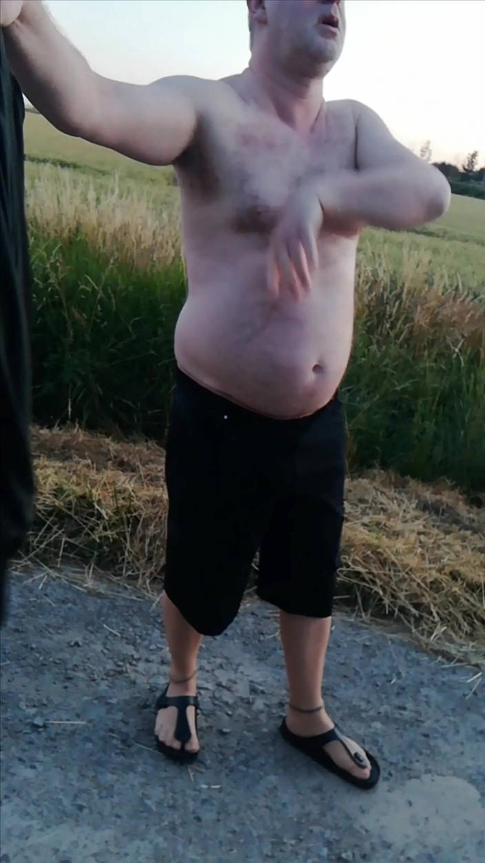 Carmen_Nylonjunge: Carmen Nylonjunge dělá striptýz až po punčocháče