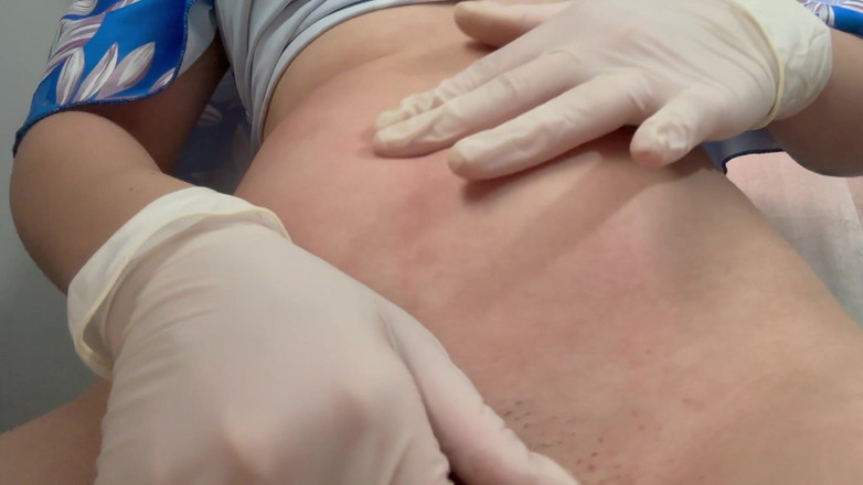 AmayaMori: 医療用手袋で遊ぶ へそ