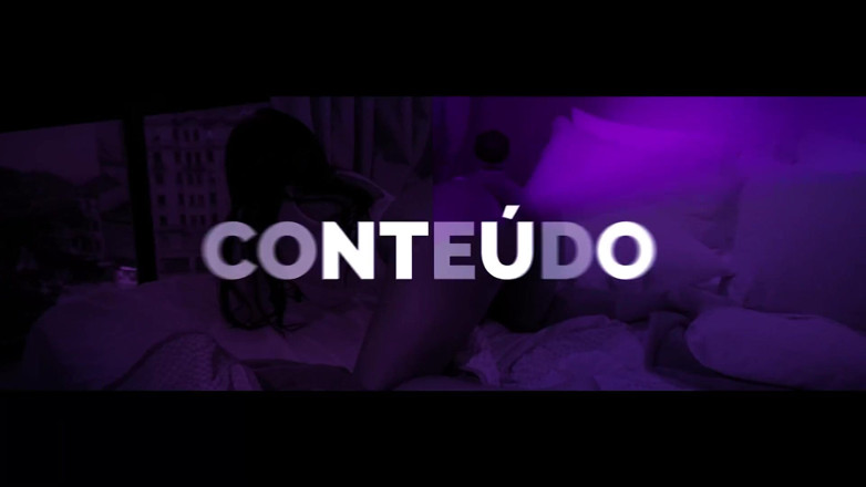 Julia Carioca: Оттяните Little Red в сторону и войдет