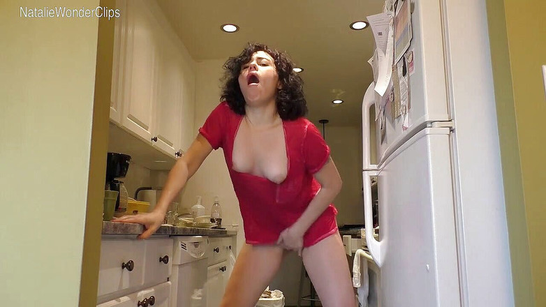 Natalie Wonder: Riskantní chování, zatímco nevlastní otec odpočívá