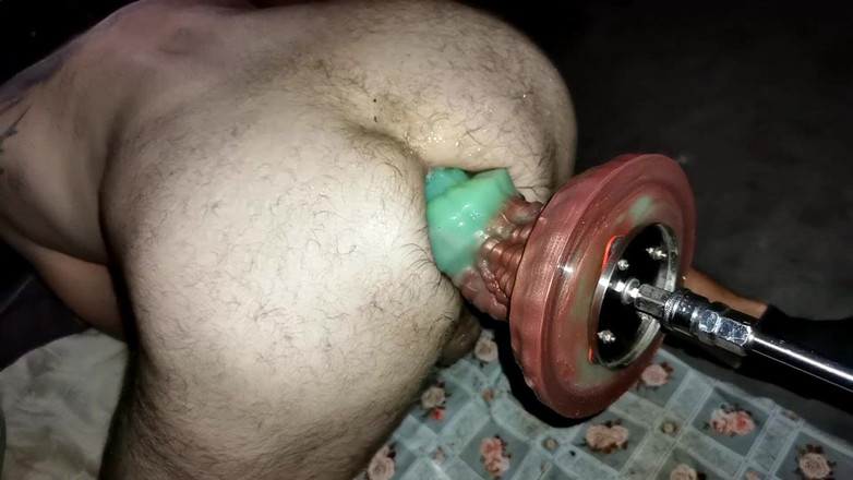 Fuck machine massaker: Nové dildo Mandrake Xl anální šukací stroj