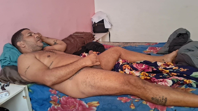 Jasmine santana: Jag vaknade med en stav i röven