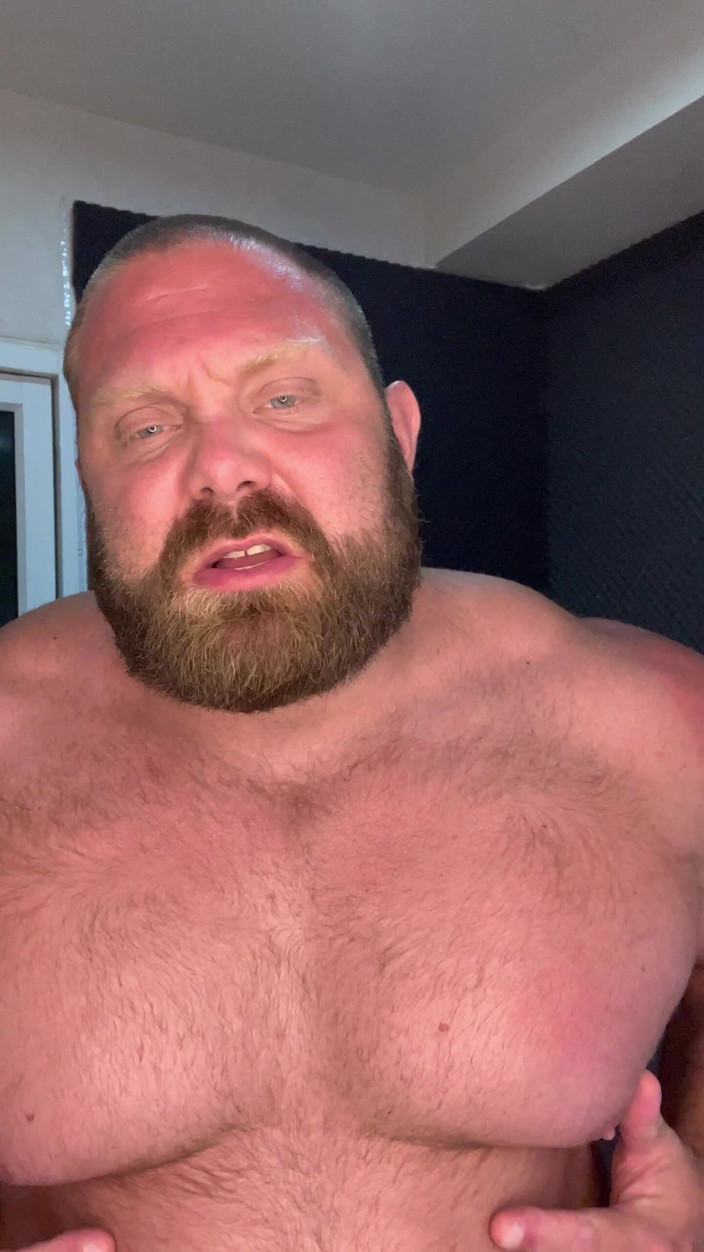 Jack stacked: Muskel Ddy fångar dig perving