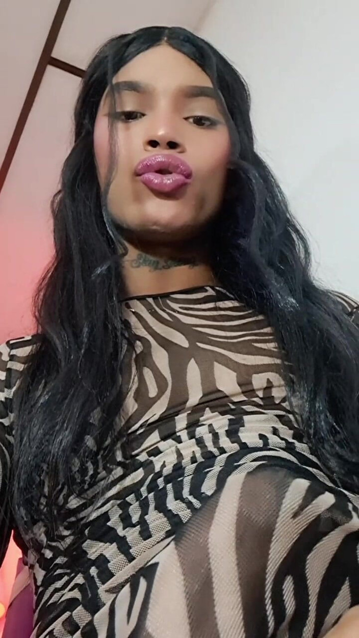 Valera Toro: Mi Polla Dura Palpita Hasta Qie Exploto La Leche Caliente