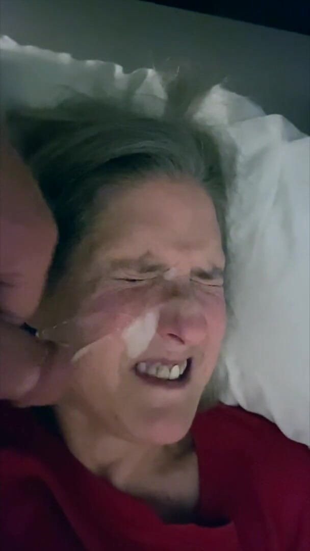Squirting Senior: Morning Facial for the Wife