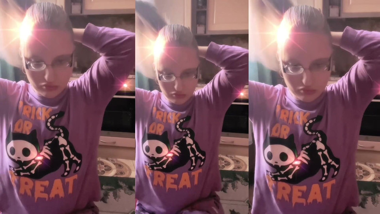 FinDom Goaldigger: ASMRロングブロンドの髪をとかす