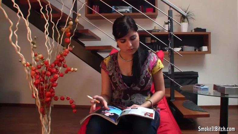 Smoke it bitch: Jane के साथ स्मोकी रिलैक्स!