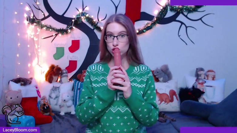 Lacey Bloom: 直播：圣诞节口交 5：50