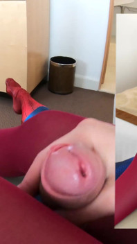 Luna Rival fetish lesson about nylon pantyhose