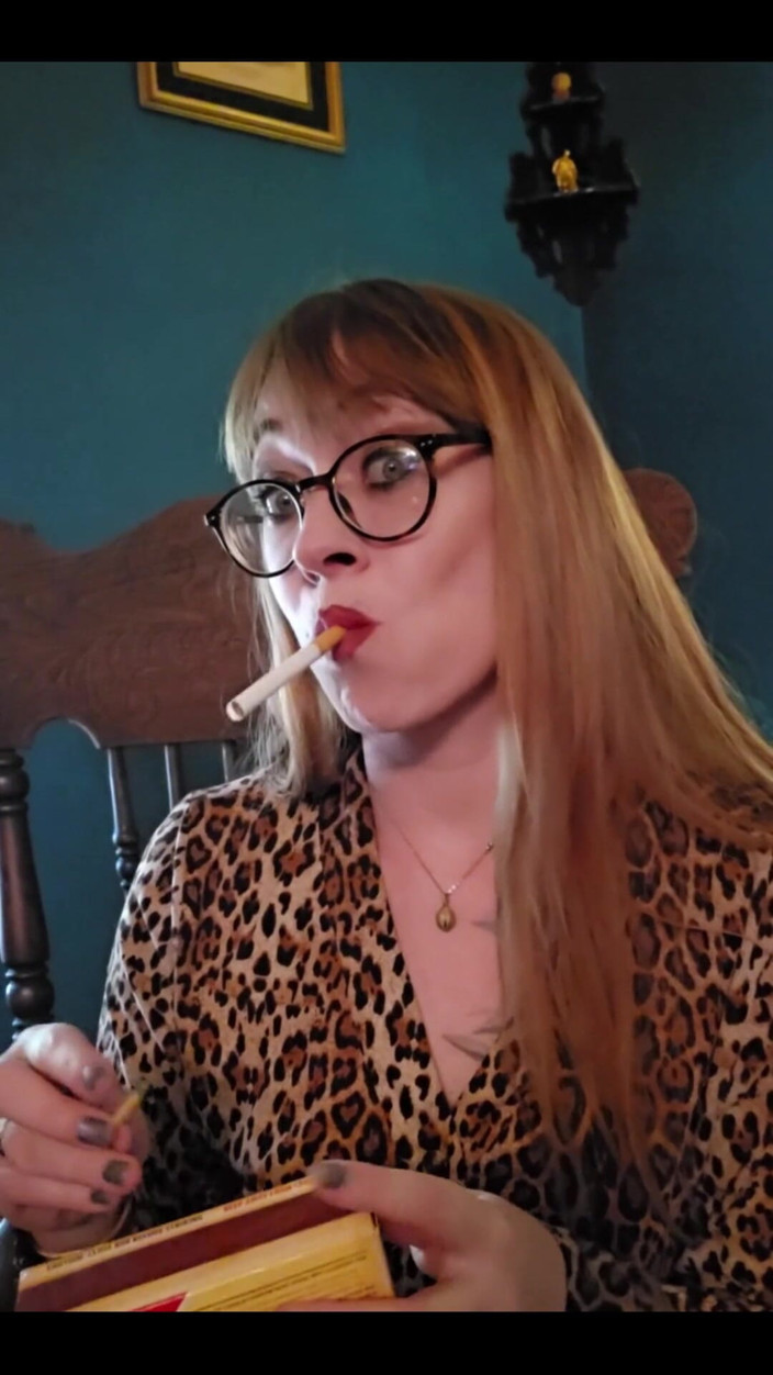 MistressThrope: Ah sự kỳ diệu của ngày Hump. Thưởng thức clip...