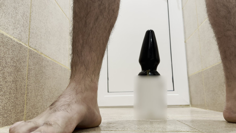 Weird-bisex: Poprvé propíchnuté péro anální masturbace, ale kolík 6,5" 7,8 cm průměr