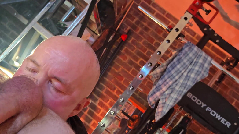 Bob Steel: Bear Stuart Et Bob Cigarettes Fument Baisent