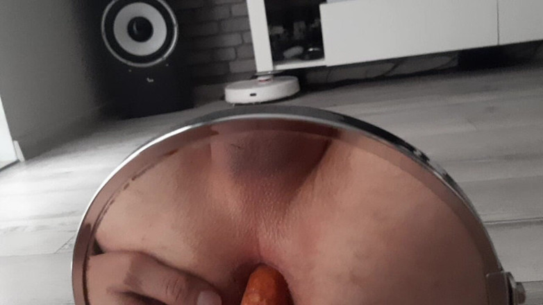 Second sside: Buco del culo tremando