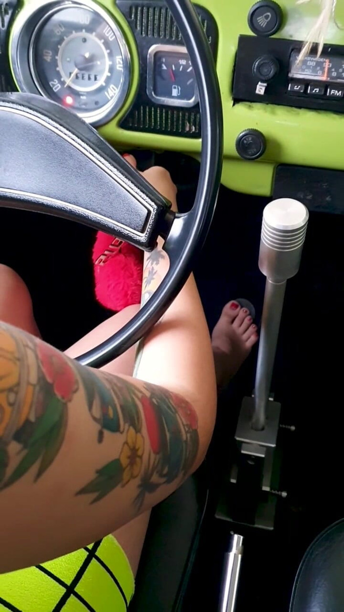 M4ndy: 車にエンジンをかけてくれと懇願している