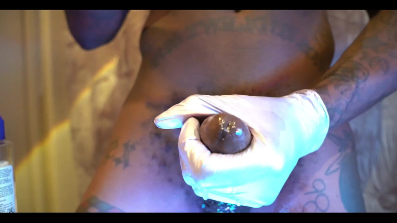 Hallelujah Johnson: 흑인 대물 숭배 할렐루야 존슨 (아기 너무 밤)