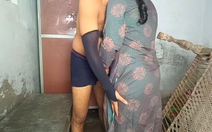 Pyaripooja22: 德西女大学生她的男孩独自一人