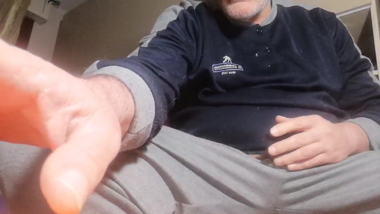Setesesso7: While I Masturbate My Cock with Passion, My Chair Breaks!