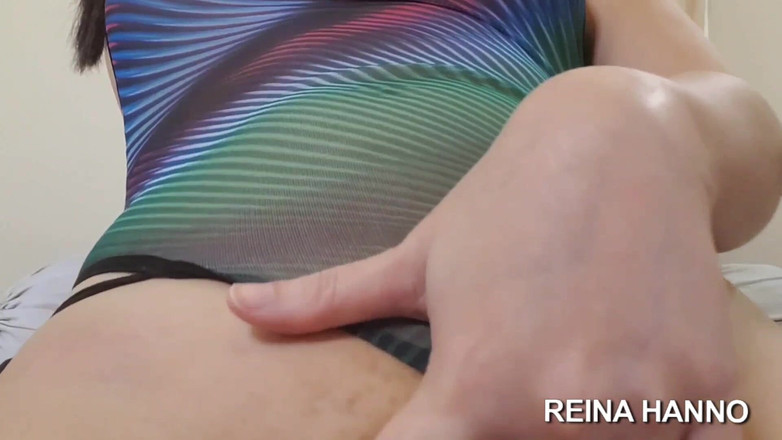 Reina Hanno: Рейна Ганно смакує свій член цукеркою